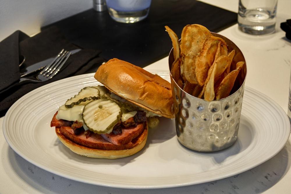 Hotel Indigo Kansas - The Crossroads By Ihg Kansas City